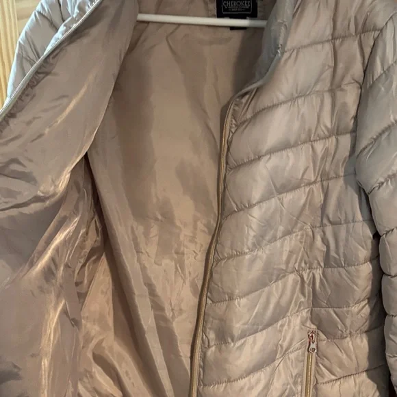 Cherokee Women's Silver Puffer Jacket - Picture 3 of 4